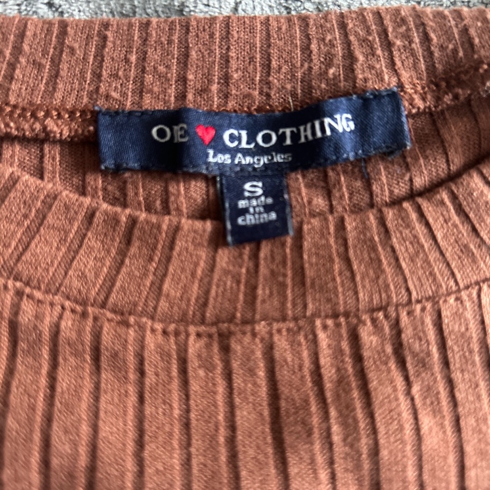 Brown tee
